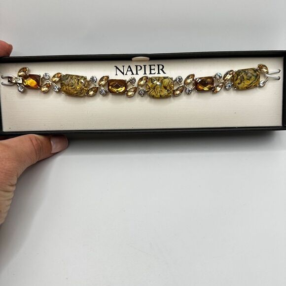 STILL IN THE BOX! 7" Napier Gold tone metal and Lucite, Rhinestones Bracelet! - Picture 3 of 12